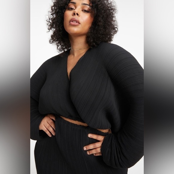 Good American long sleeved cutout plisse dress (black) small - Picture 5 of 8